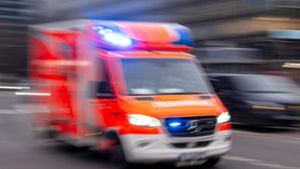 Unfall in Weilimdorf: Von Taxi erfasst  – Radfahrer schwer verletzt