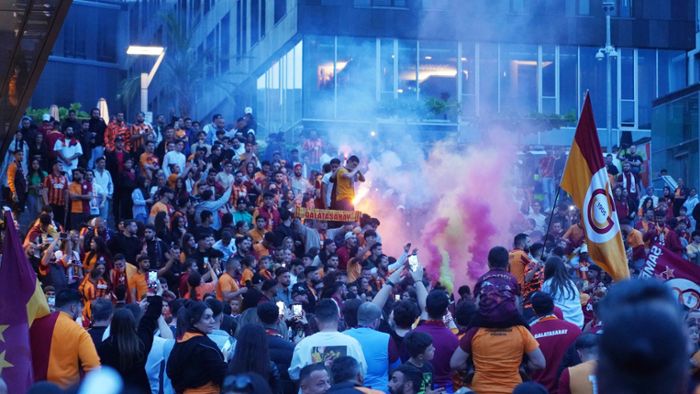 Rassismus auf Galatasaray-Feier?: Stuttgarter Fanclub-Chef spricht über kursierendes Video