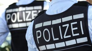 Bahnhof in Stuttgart-Vaihingen: Mann reißt Frau eine Kette vom Hals – Polizei nimmt Verdächtigen fest