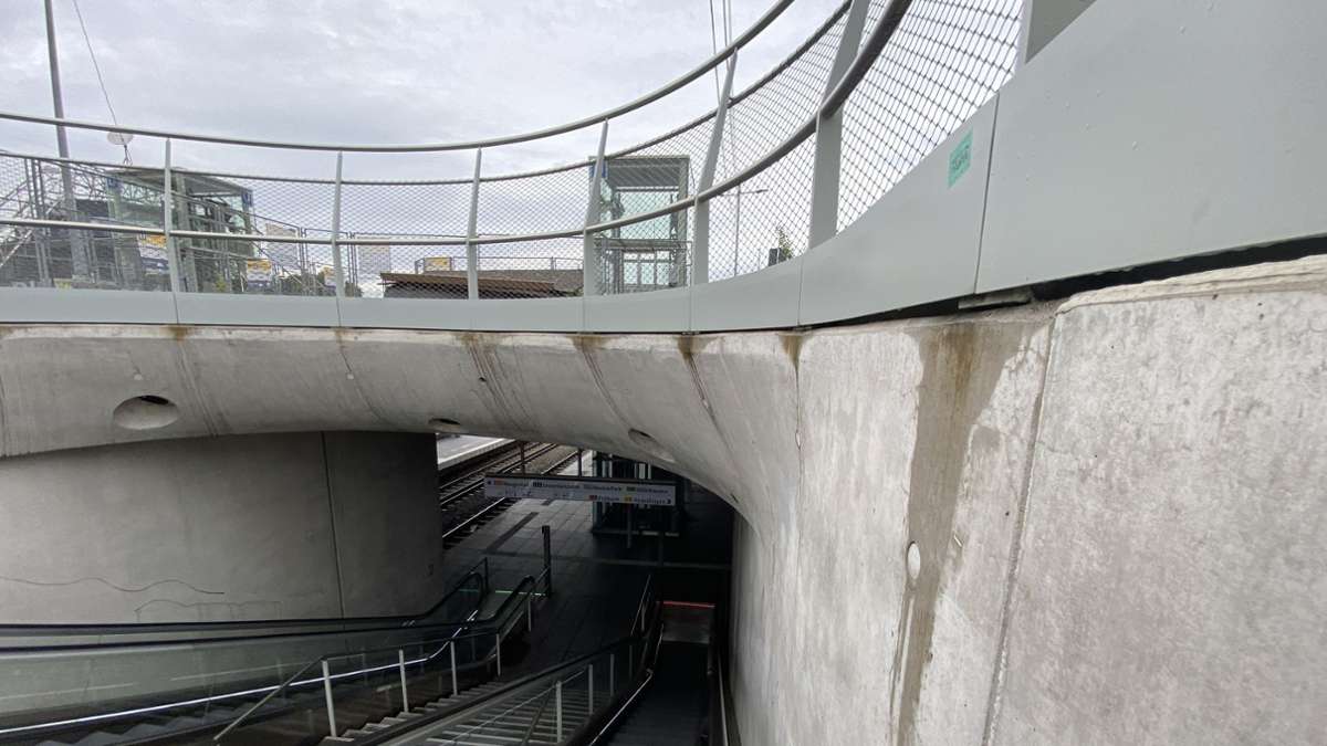 Problem an Regentagen in Stuttgart: Keine Entwässerungsrinnen an der Haltestelle Staatsgalerie