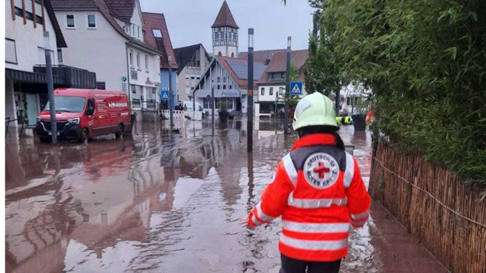 Hochwasser an Rems und Wieslauf: Dauereinsatz   für die Helfer in Weiß
