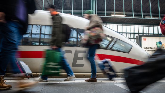 24-Jähriger beleidigt und bedroht Zugbegleiter – Bundespolizei ermittelt